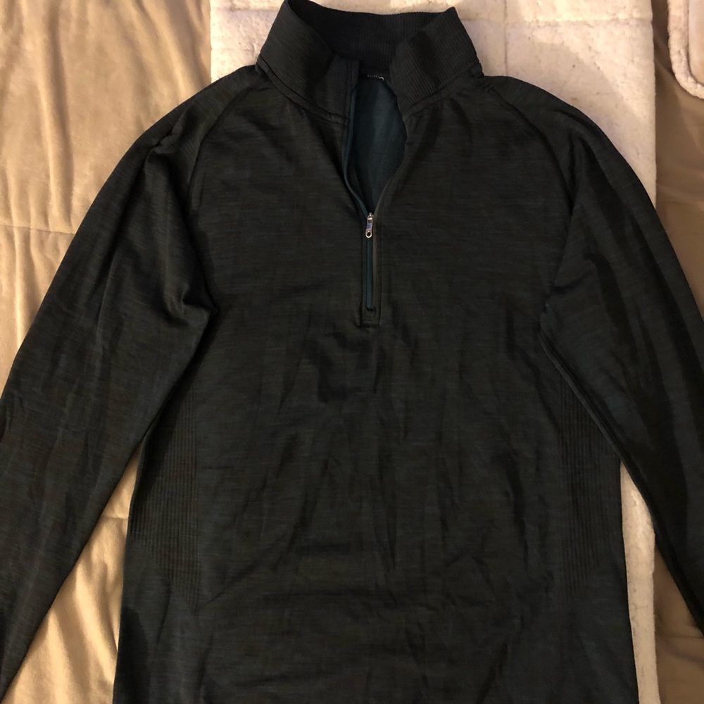 Lululemon metal vent tech 1/2 zip size M MENS